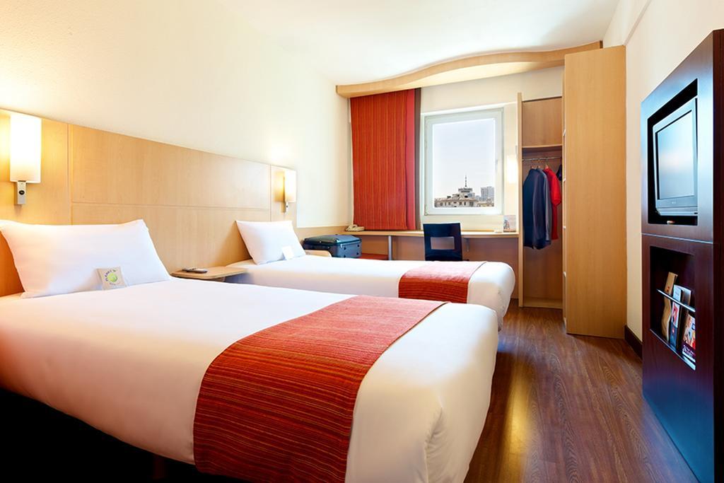Ibis Luoyang Hi Tech Dev Zone Hotel Exterior photo