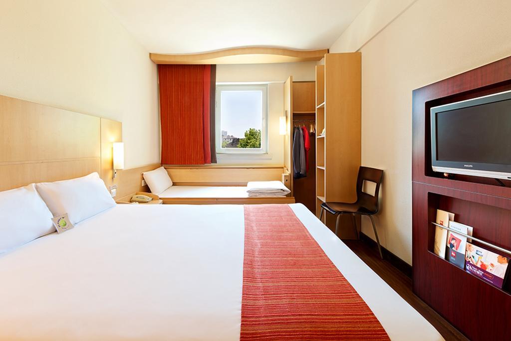 Ibis Luoyang Hi Tech Dev Zone Hotel Exterior photo