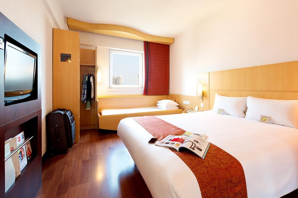 Ibis Luoyang Hi Tech Dev Zone Hotel Exterior photo